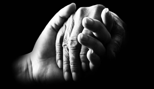 helping hand by James Chang from Pixaby